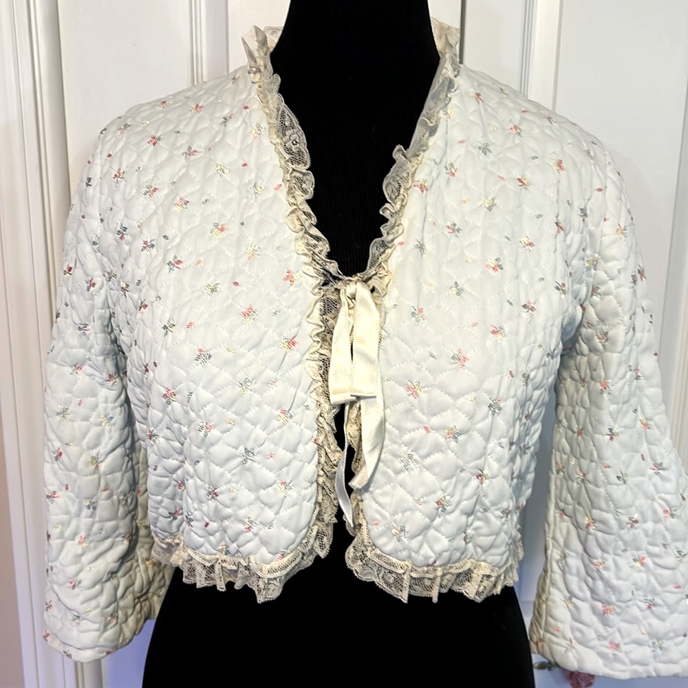 Vintage ladies sleeping jacket